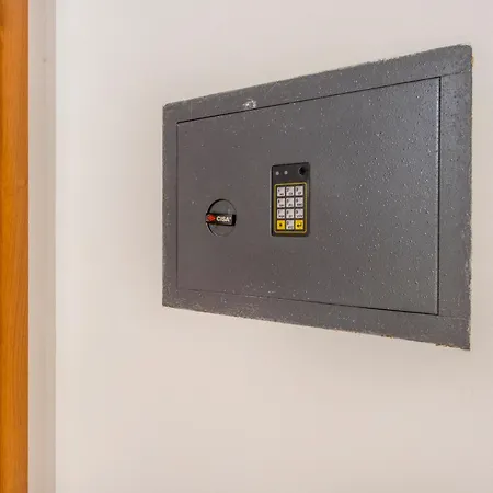 Stazione 200m - Wifi - Aria Condizionata - Smart Tv Apartment