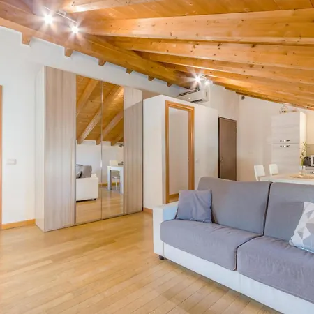 Stazione 200m - Wifi - Aria Condizionata - Smart Tv 파르마