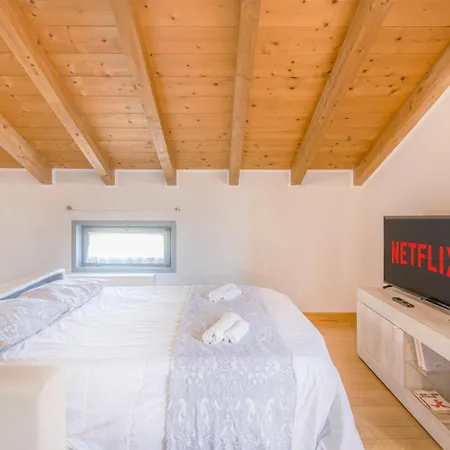 Stazione 200m - Wifi - Aria Condizionata - Smart Tv 파르마