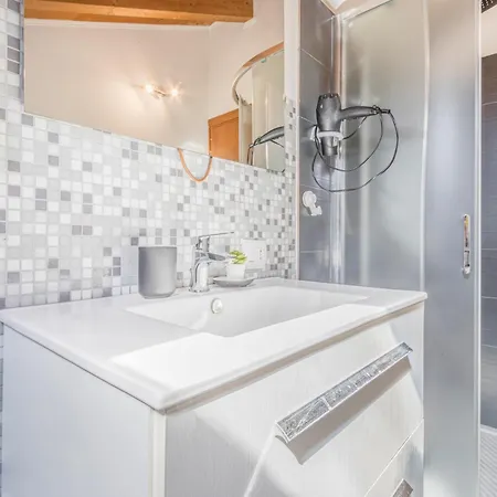 Stazione 200m - Wifi - Aria Condizionata - Smart Tv Apartment Parma