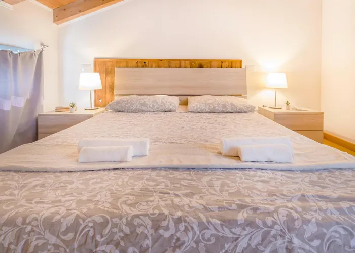 Stazione 200m - Wifi - Aria Condizionata - Smart Tv * Parma