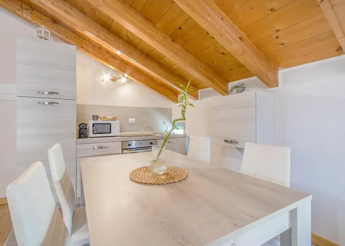 Stazione 200m - Wifi - Aria Condizionata - Smart Tv * Parma