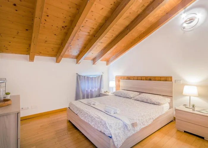 Stazione 200m - Wifi - Aria Condizionata - Smart Tv * Parma