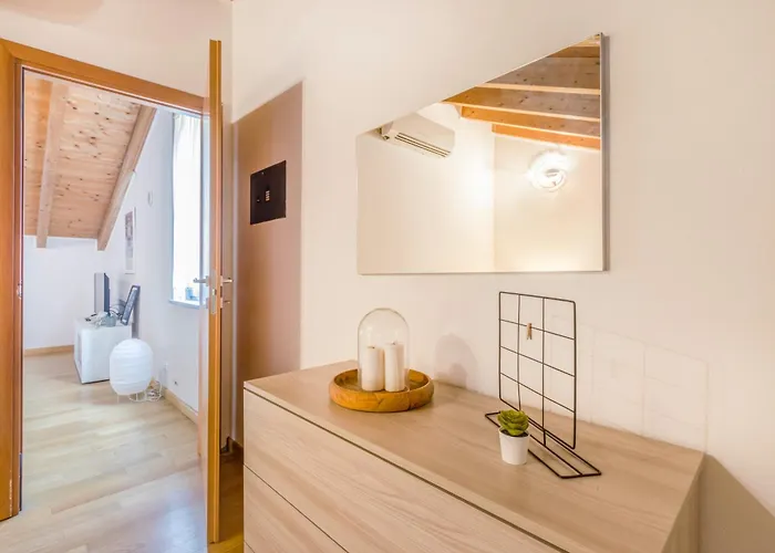 Stazione 200m - Wifi - Aria Condizionata - Smart Tv * Parma