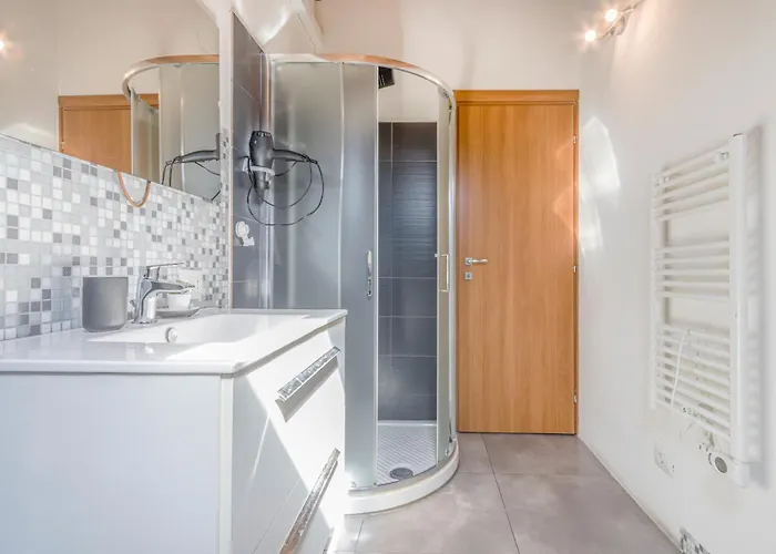 Apartment Stazione 200m - Wifi - Aria Condizionata - Smart Tv *